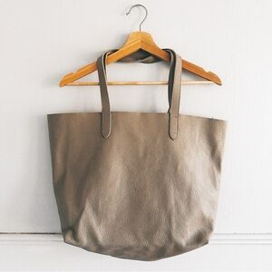 CUYANA > Classic Leather Tote